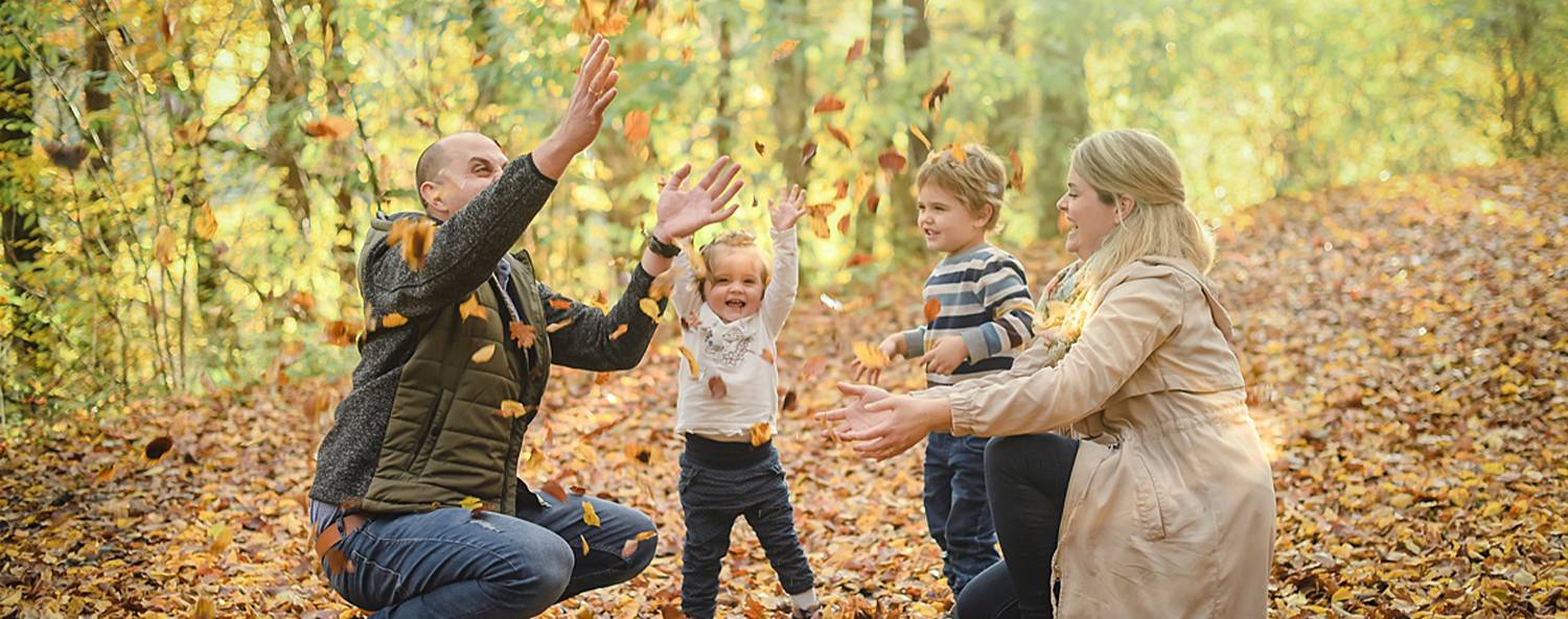 Titel_Familien-Foto-Shooting_DubisteinWunder_Fotostudio-Nuernberg_Outdoor_2000