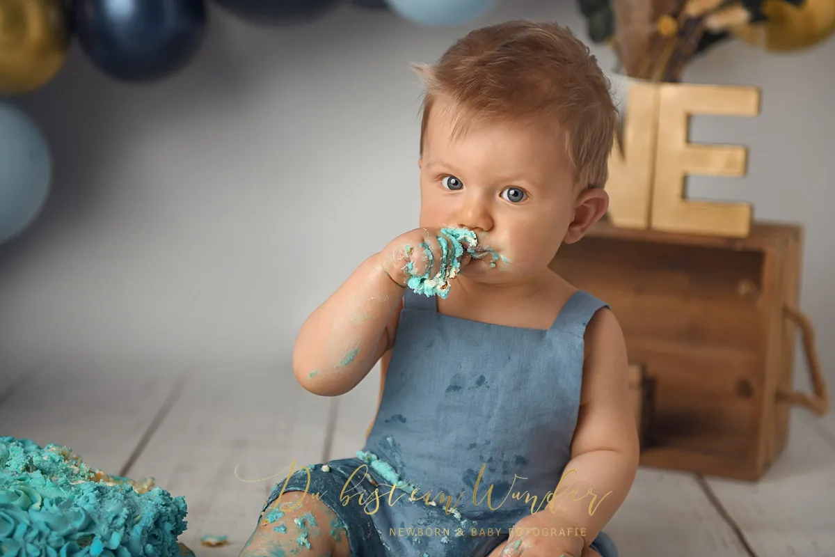 Safari-Thema Cake Smash mit Giraffen Dekoration