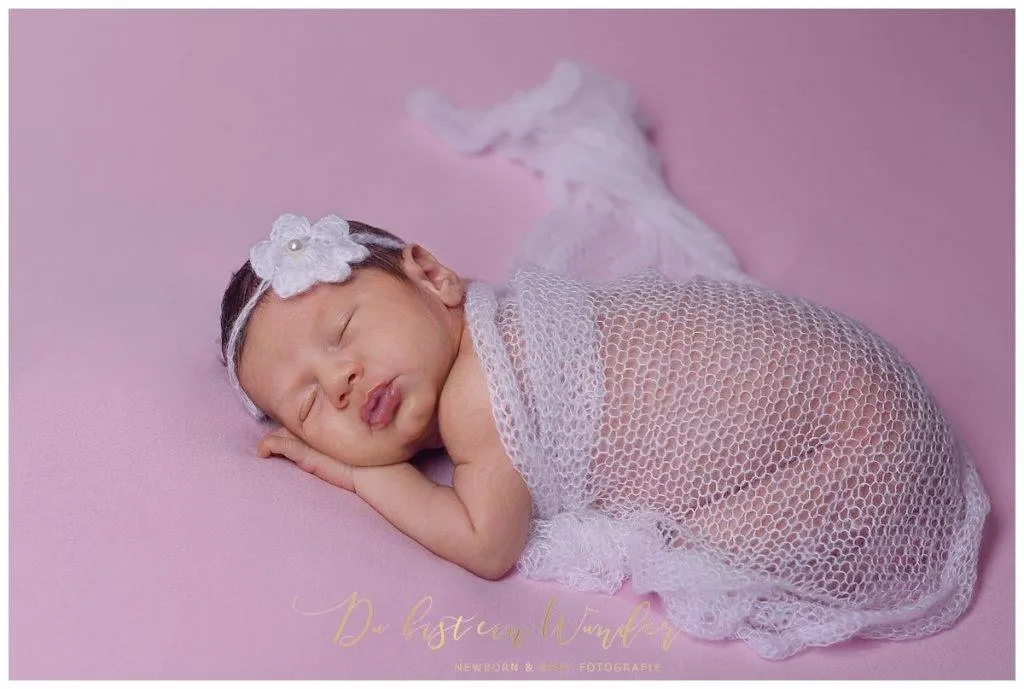 Newbornshooting mit Baby Maria