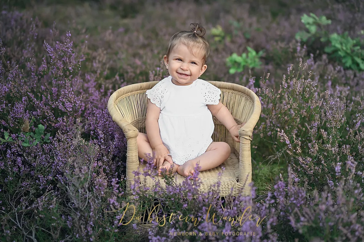 Mama und Kind innig beim Sommer Familienshooting