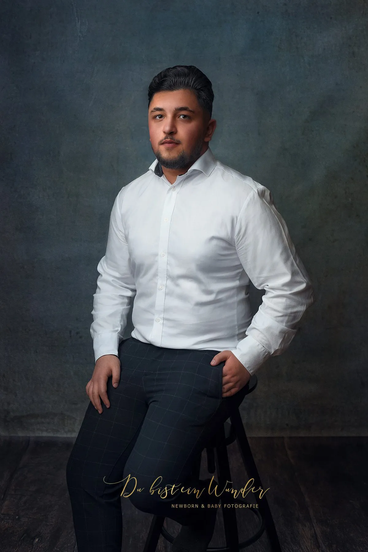 Sitzende Jugendliche beim Fine Art Shooting