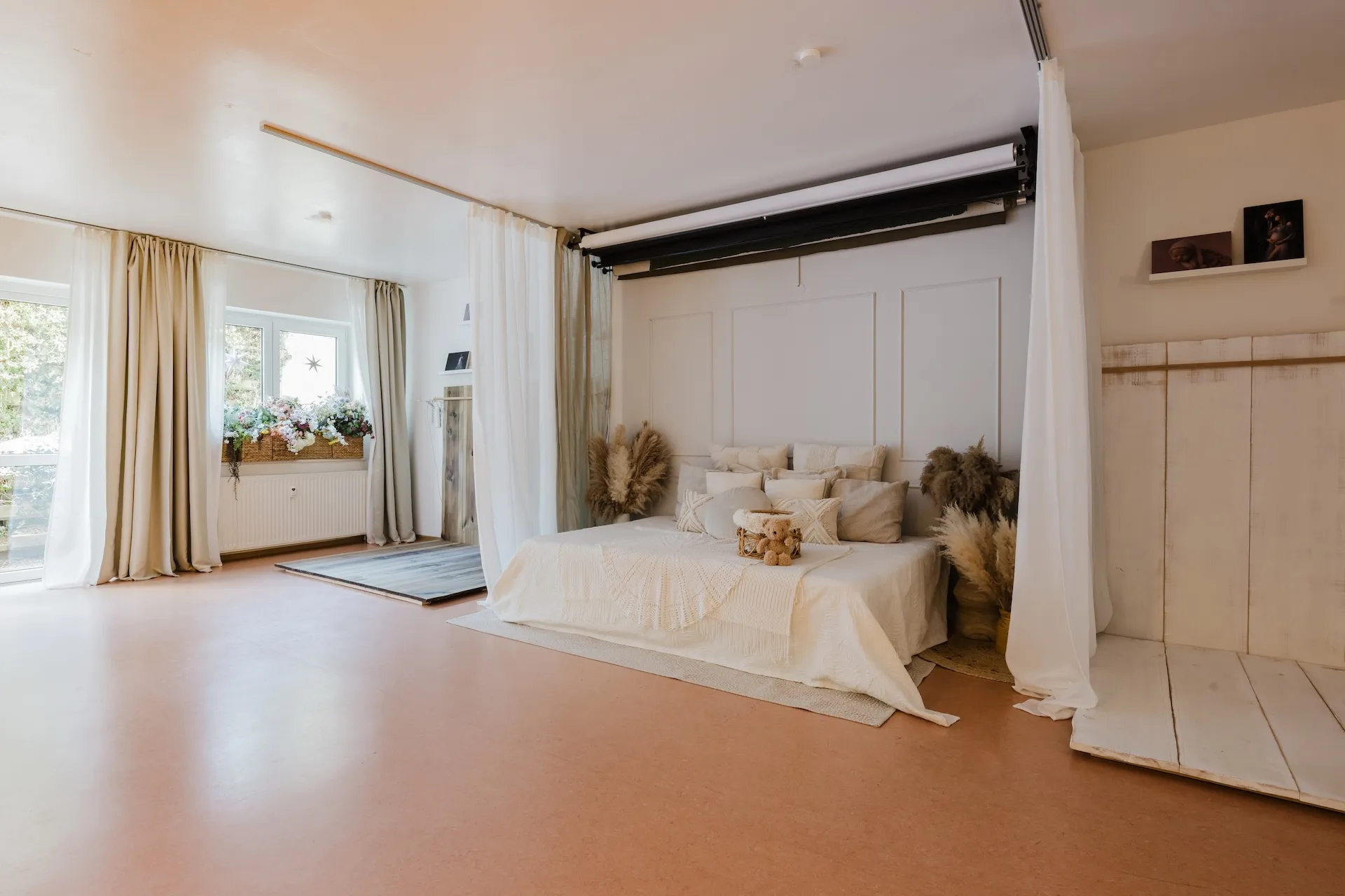 Boho Shooting-Set mit Bett und Pampasgras im Fotostudio Altdorf